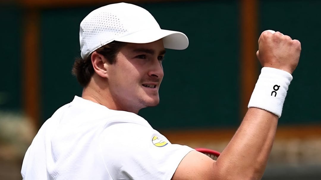 João Fonseca estreia em Wimbledon com vitória por 3 sets a 0