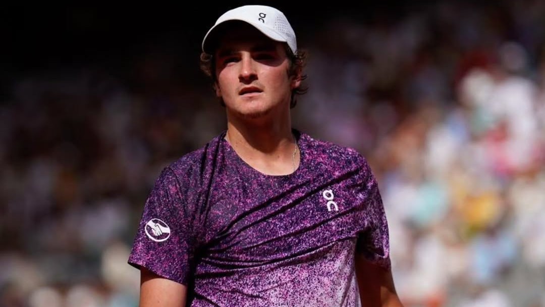 João Fonseca para em Mensik e encerra campanha histórica com as quartas de final em Roland Garros