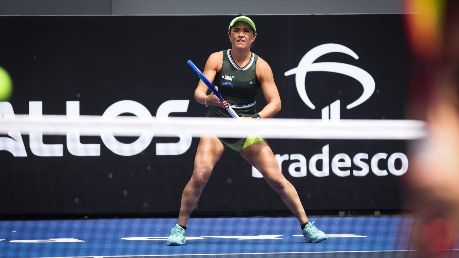 Gabriela Cé cede apenas 2 games na estreia em Sevilla. Naná, Candiotto e Bohrer se despedem de ITFs W35