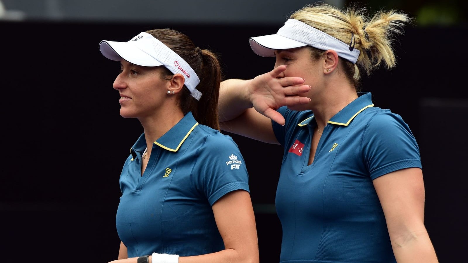 Stefani e Dabrowski avançam à semifinal do SP Open após desistência de rivais