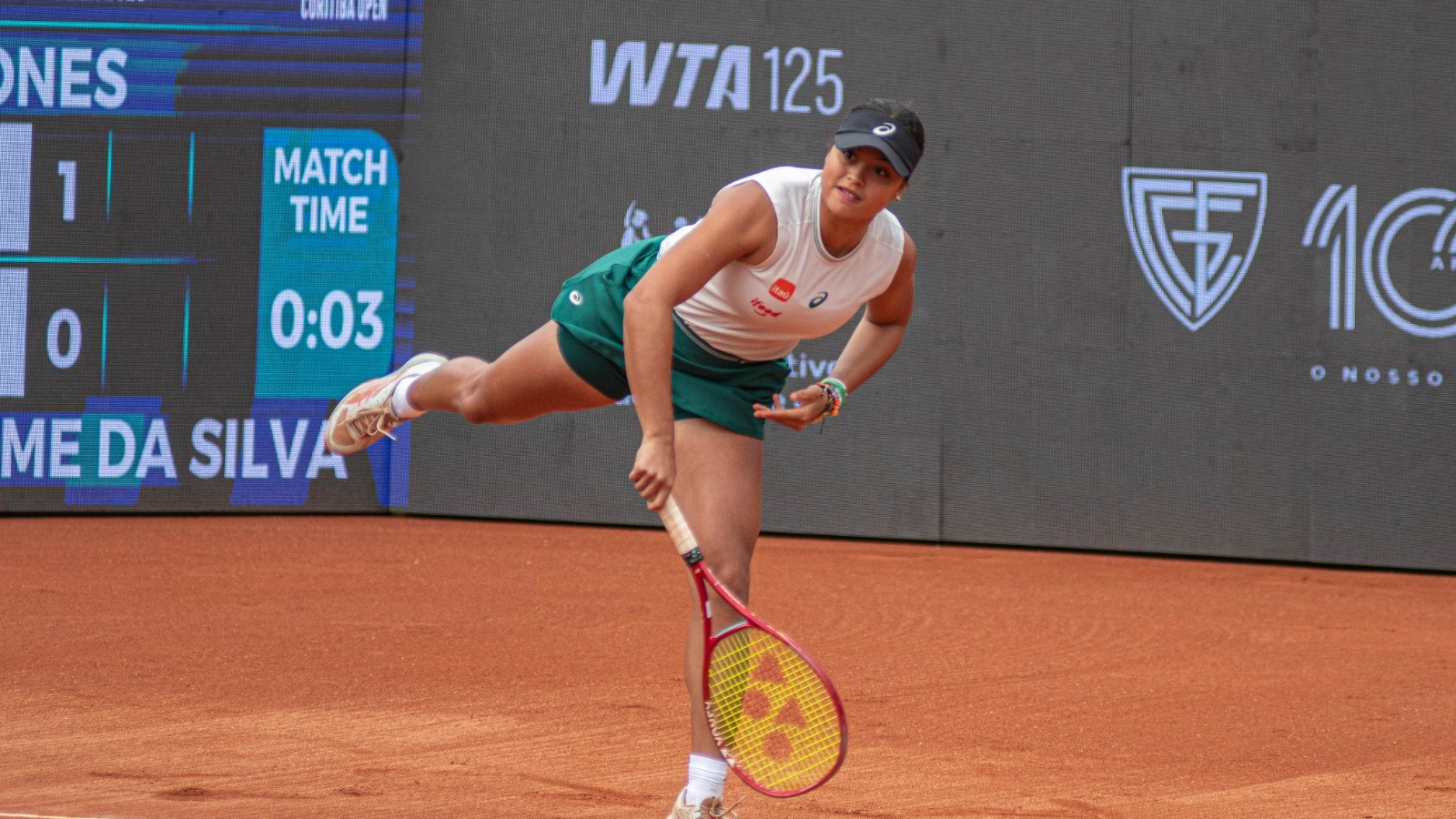 Naná para na semifinal em Curitiba e dispara quase 150 posições no ranking