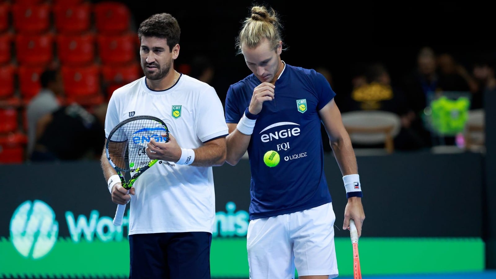 Orlando Luz e Rafael Matos podem fechar a vitória do Brasil contra a Suíça na Copa Davis, a a partir das 14h