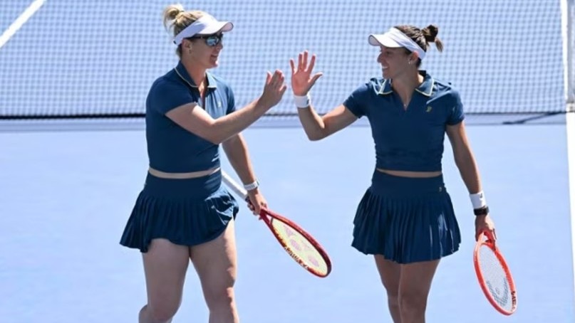 Em busca da semi do US Open e do melhor ranking da carreira, Stefani joga com Dabrowski nesta terça