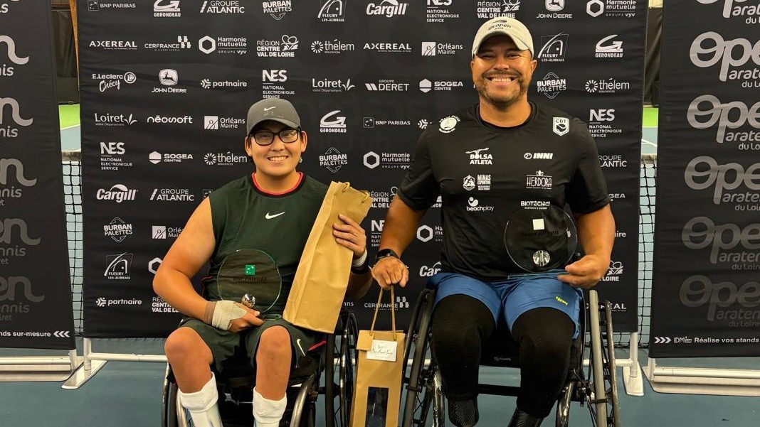 Leandro é campeão de duplas em WC500 francês, Daniel é vice e Ymanitu faz semi. Brasileiros vão bem nas simples