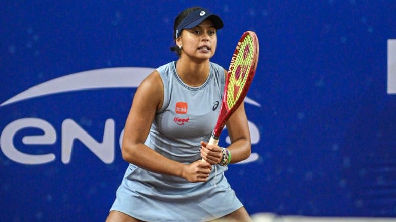 Nauhany Silva vence cabeça de chave na estreia do ITF W35 de Barueri