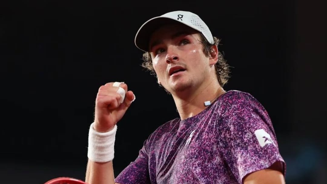 FONSECA ENCARA MENSIK POR VAGA HISTÓRICA NA SEMIFINAL DE ROLAND GARROS NESTA TERÇA-FEIRA