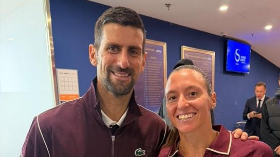 LUÍSA STEFANI ENCONTRA DJOKOVIC EM PEQUIM APÓS VITÓRIA NAS DUPLAS