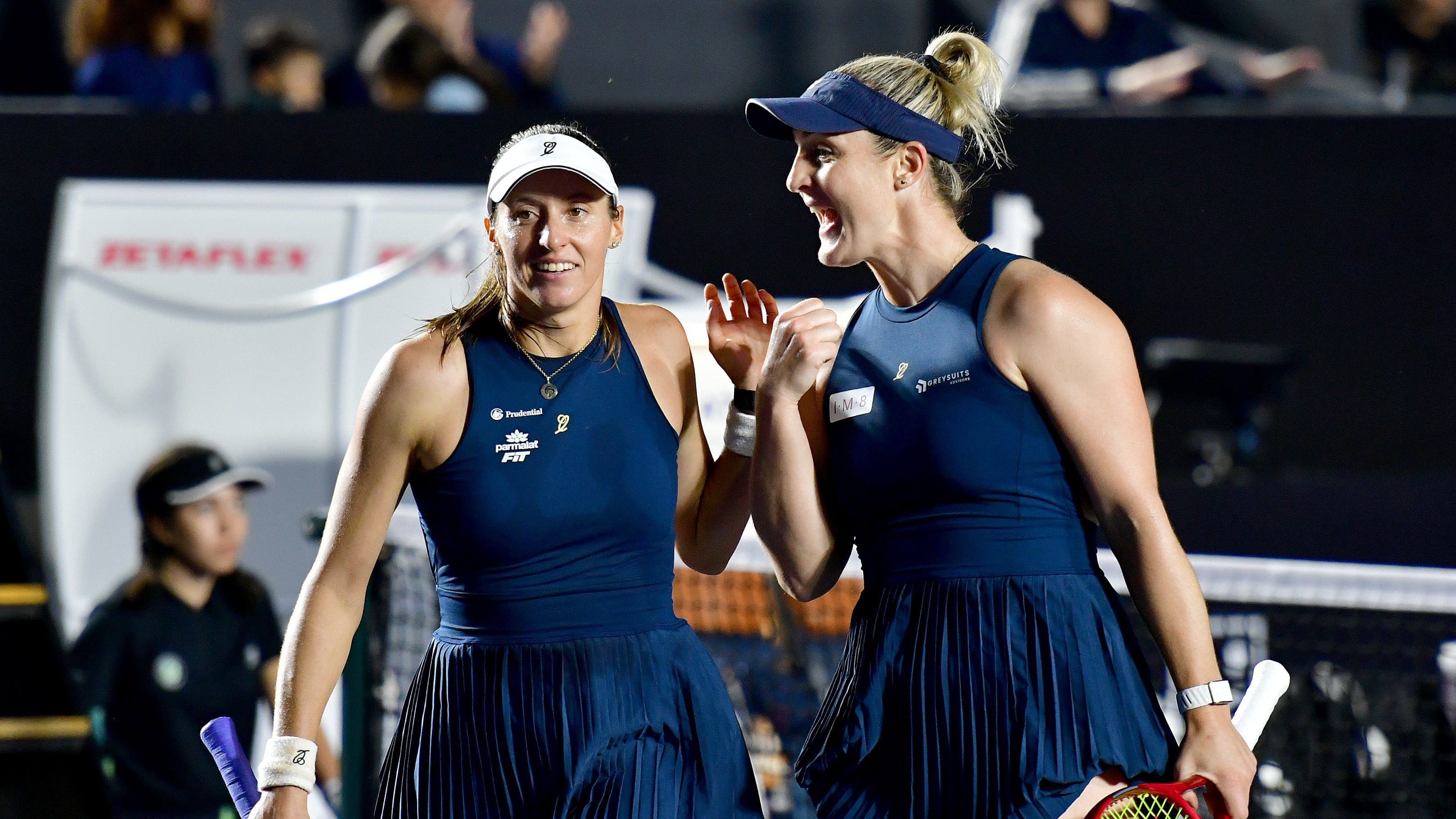 LUISA STEFANI E DABROWSKI CONQUISTAM GRANDE VIRADA, SALVAM MATCH POINT E VÃO À FINAL DO SP OPEN