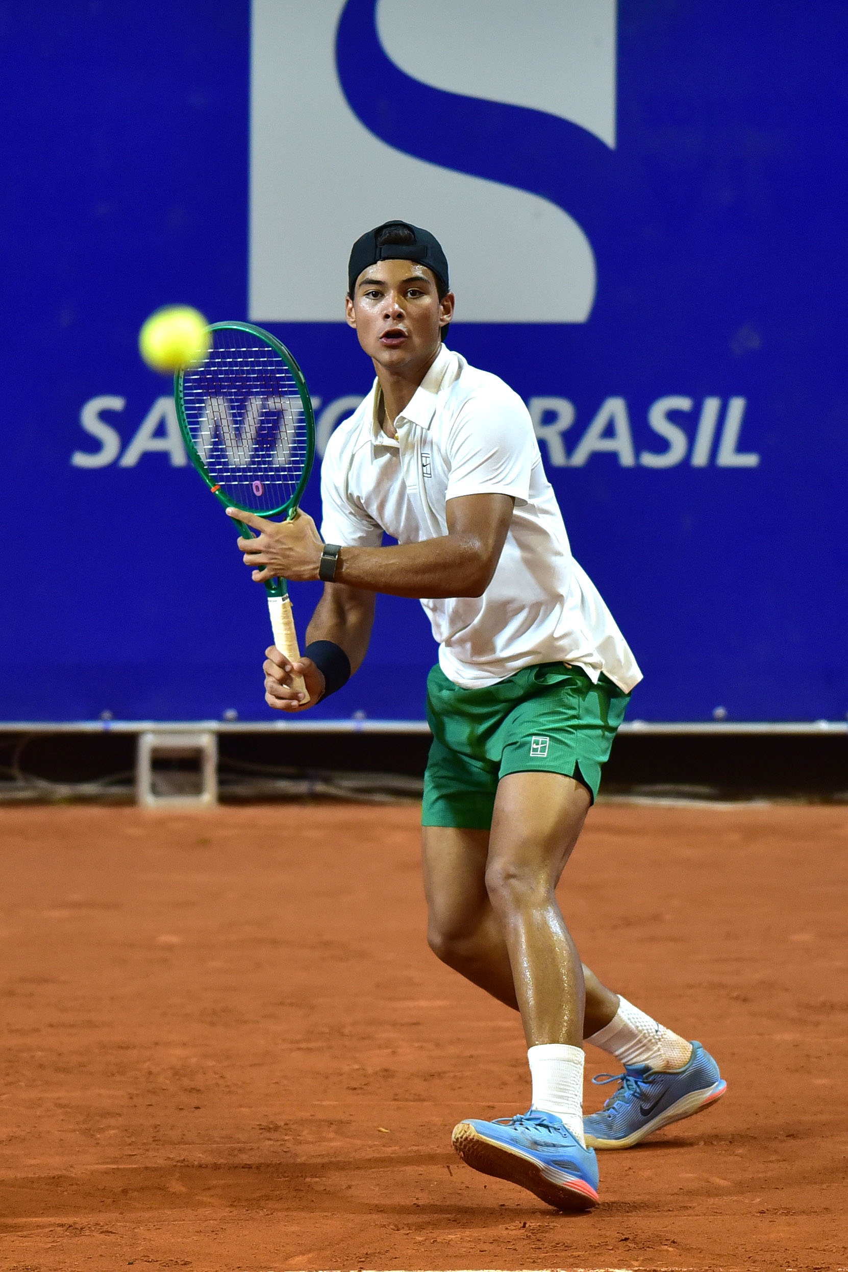 Brasileiros buscam vaga nas semifinais do Challenger de Santos nesta sexta-feira