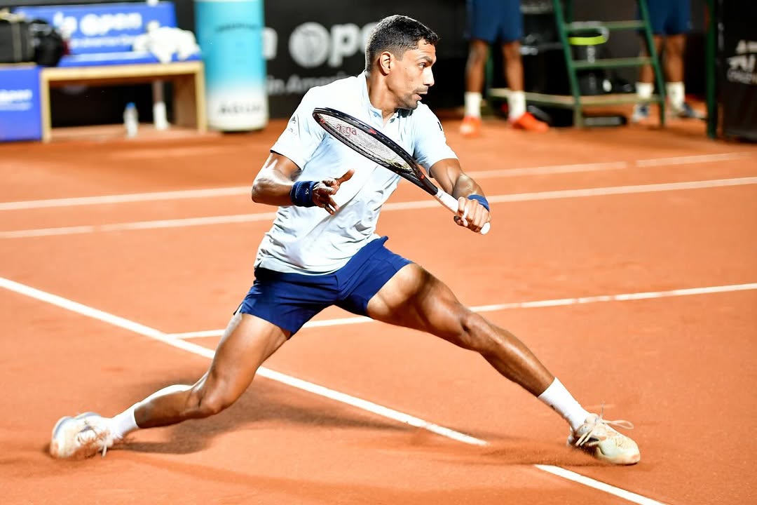 Monteiro vence cabeça 1, mas cai nas quartas em Istambul