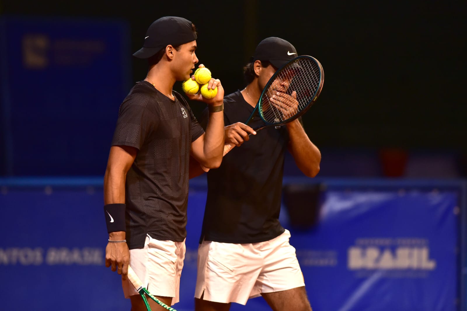 Guto e Lipe Miguel avançam às quartas de final de duplas no Challenger de Santos